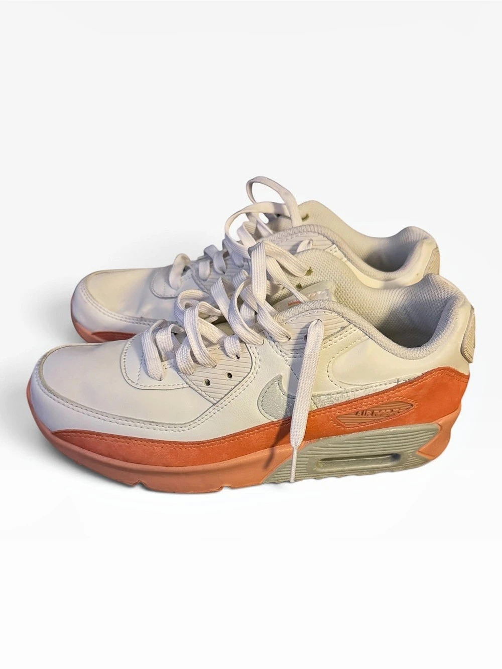 Nike Air Max 90 LTR SE sneakers in the "White/Aura-Light Madder Root" colorway